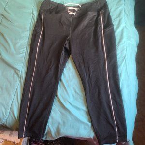 Torrid Black Crop Active Leggings Sz 3